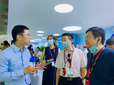 两岸记者团考察新华西乳业工厂:智慧产业链再获肯定